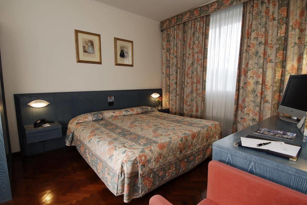 Park Hotel Ripaverde Borgo San Lorenzo Buitenkant foto